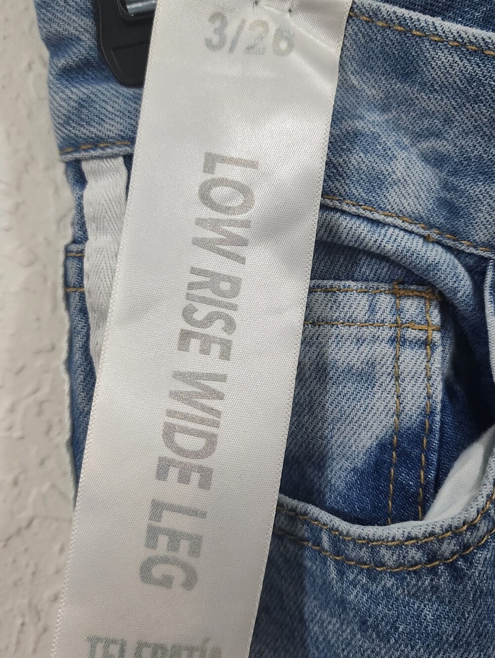 Low Rise Wide Leg Side-Stripe Women’s Jeans - Light Blue Size 3/26 - Picture 5 of 9